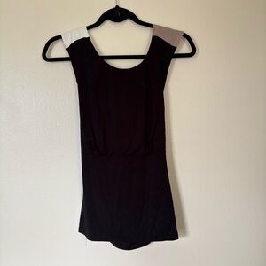 Eri & Ali Anthro Criss Cross Top Size Small